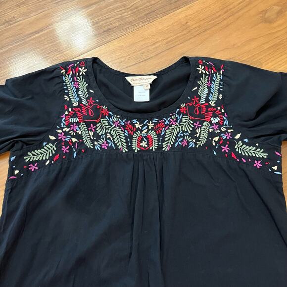 Norm Thompson Embroidered Top Size M Cotton Floral Boho Flutter Sleeve - Picture 3 of 11